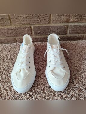 Obtaom Off White Canvas Lace Up Sneakers Size 9 Women's